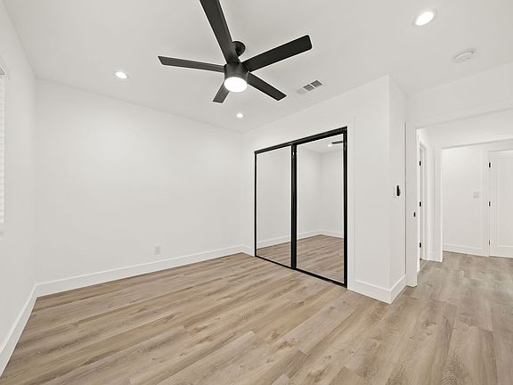 4th image of 4832 Downey Ave #4834-01