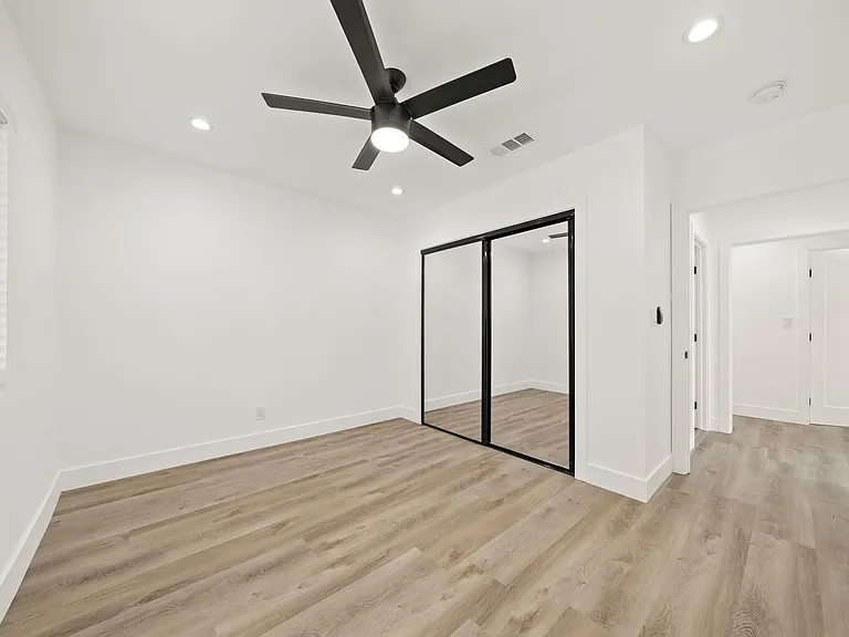 4832 Downey — Photo 4
