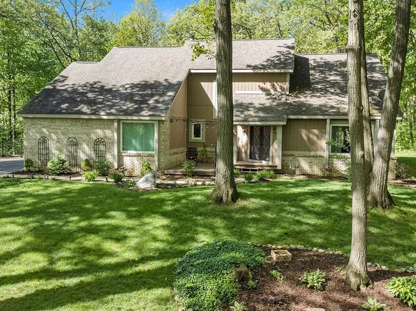 185 Audubon Dr, White Lake, MI 48383