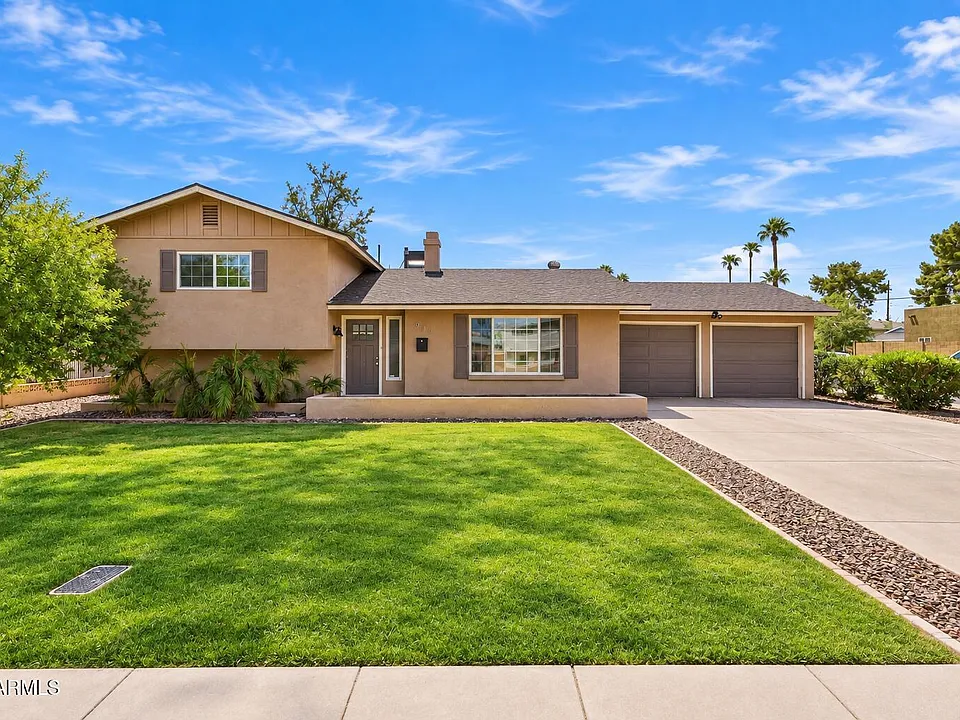 919 E La Jolla Dr