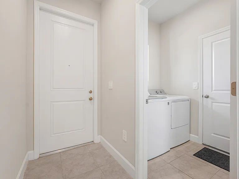 14048 Crimson Ave — Photo 9