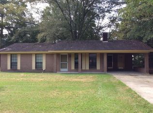 305 Elizabeth St, Seminary, MS 39479