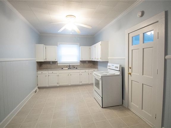 4th image of 1414 Durham St