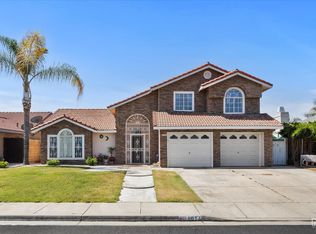 1914 Hummingbird Ave, Delano, CA 93215