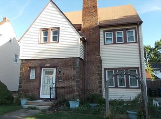 9216 Snow Rd, Parma, OH 44130