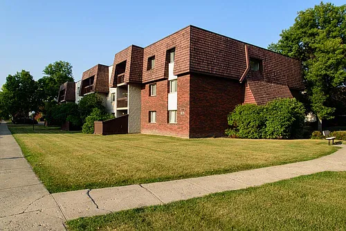 35 Strauss Dr Photo 1