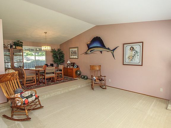 3rd image of 9265 Oneida Cir NW