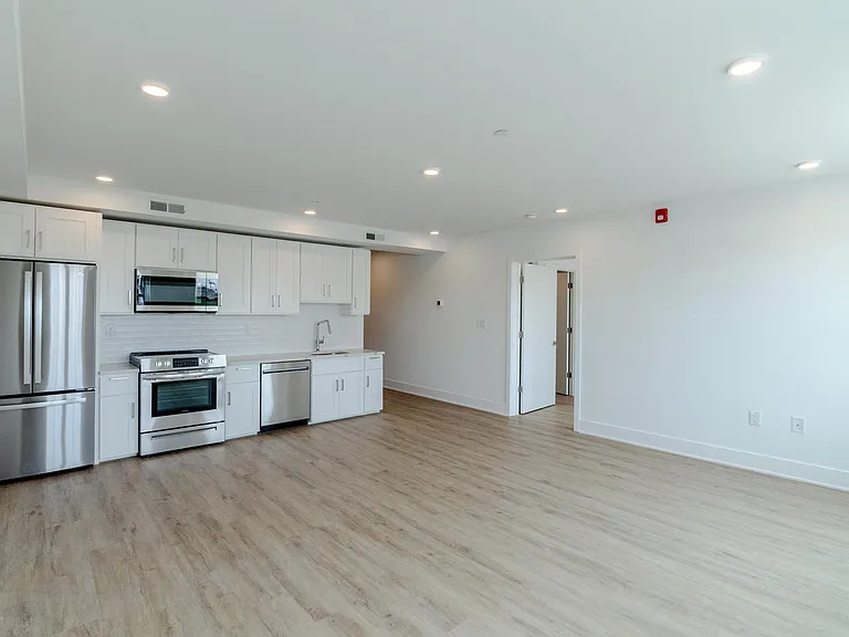 1201 W Girard Ave — Photo 103