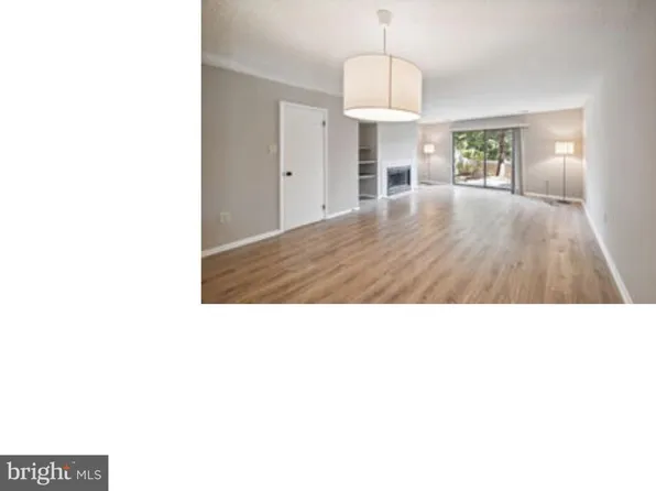 199 Hampshire Dr, Plainsboro, NJ 08536