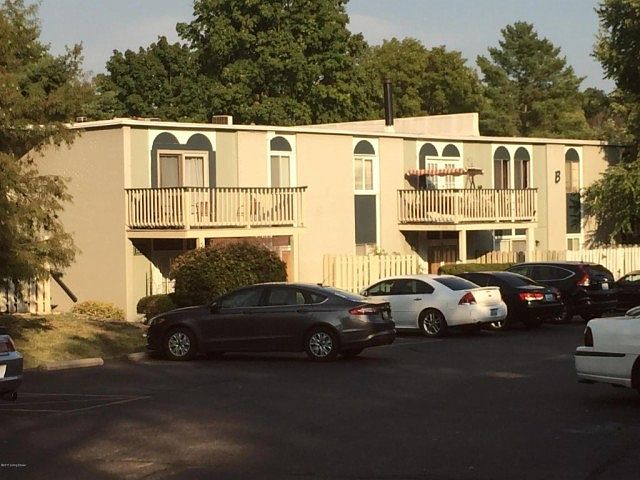 2nd image of 1935 Gardiner Ln APT B19
