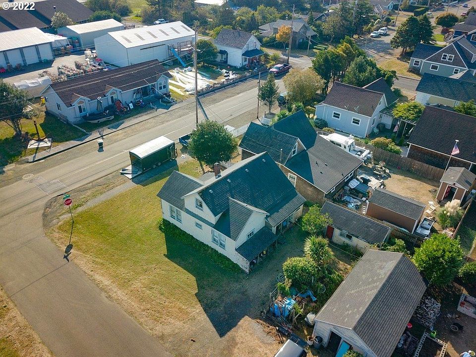 1st image of 514 Lake St SE