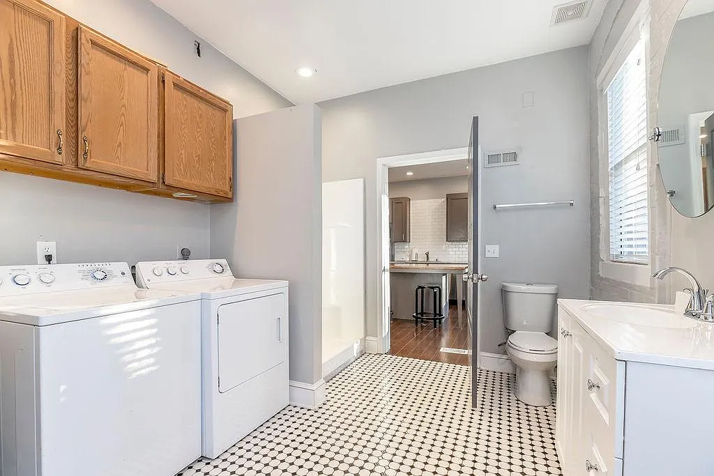 1206 E Armour Blvd — Photo 4