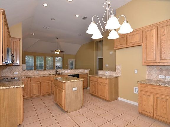 3rd image of 3913 Kimberly Dr