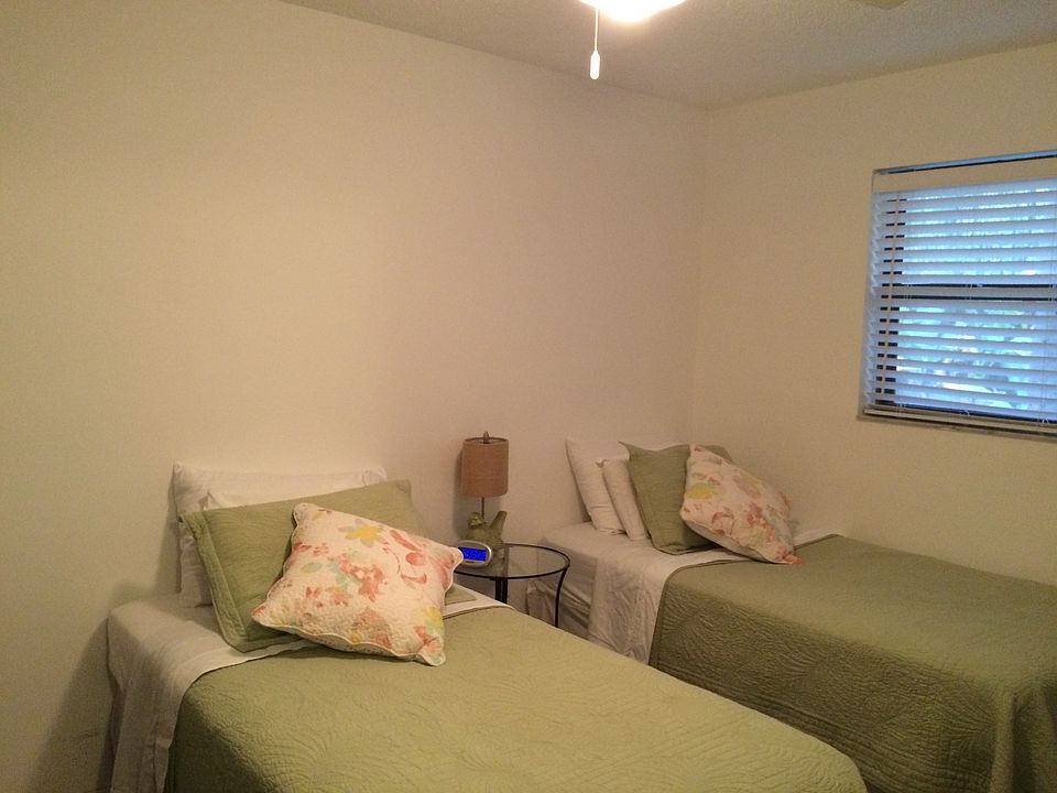 1st image of 3220 Gifford Ln