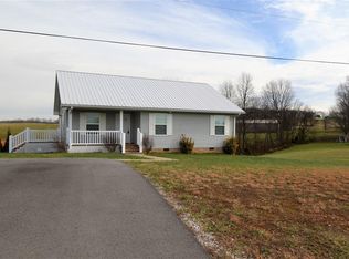 199 Green Leaf Dr, Cave City, KY 42127