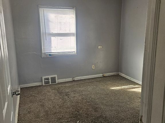 3rd image of 19319 Grandville Ave