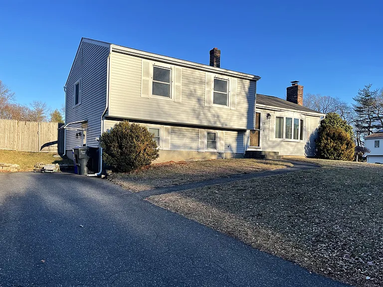 21 E Drumlin Rd — Photo 2