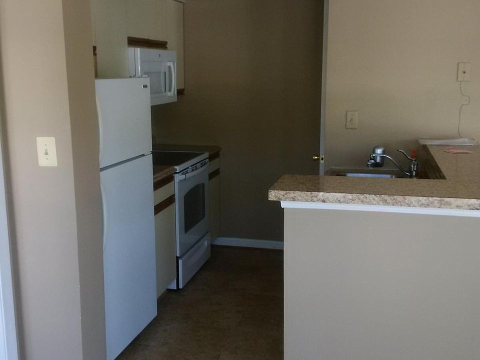 Kitchen with breakfast bar