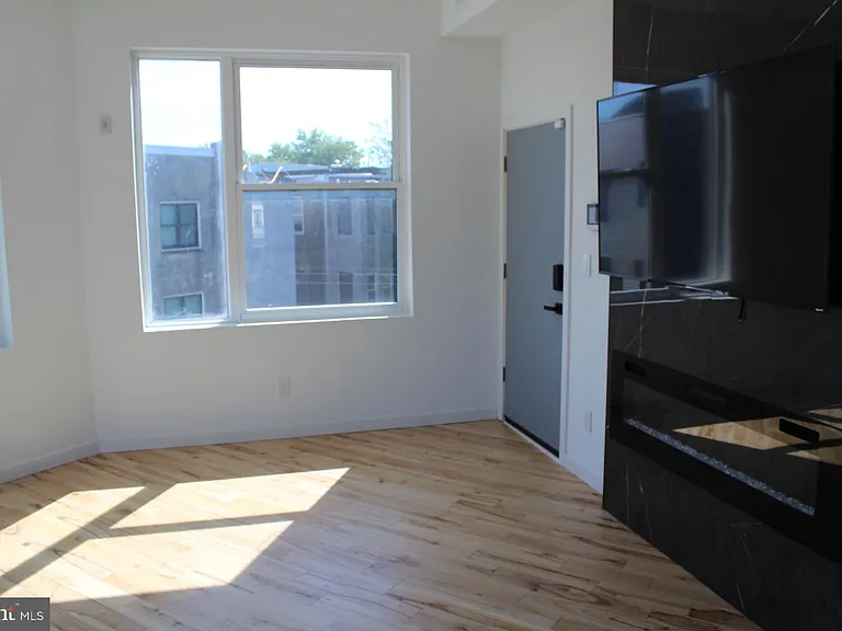 3017 Ridge Ave #B — Photo 6