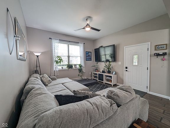 2nd image of 608 W 7th St