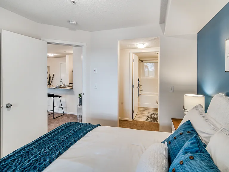 905 Evanston Dr NW — Photo 12