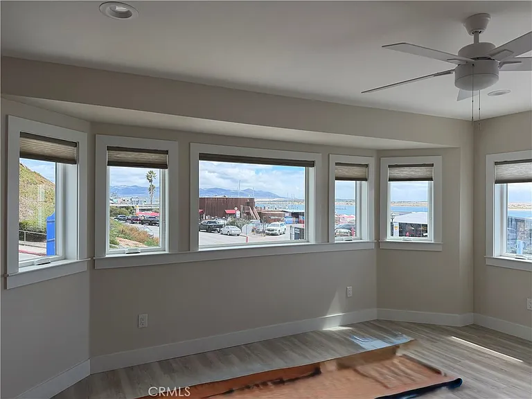 1108 A Front — Photo 16