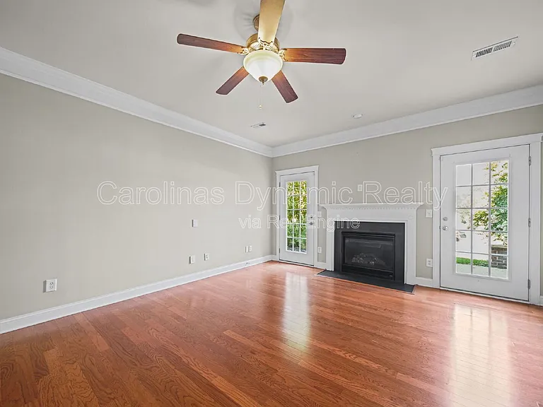 3405 Bidwell Ave — Photo 5