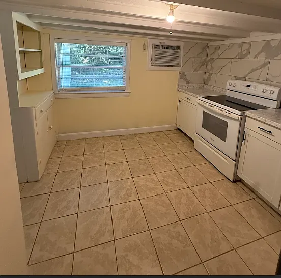 1533 Parkwood St #3 — Photo 5