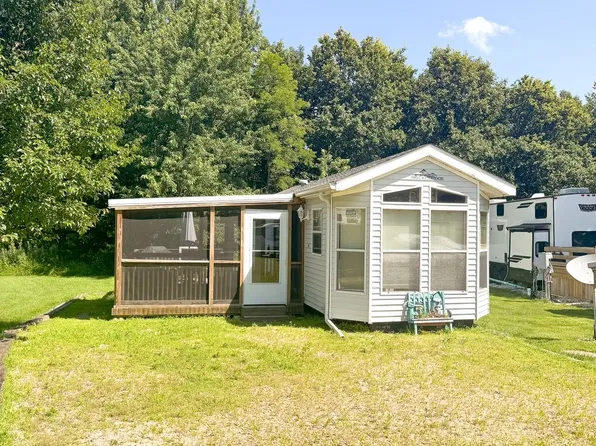 9/67 Woodhaven Dr E, Sublette, IL 61367
