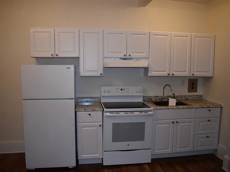 12 Fuller St #2 — Photo 23