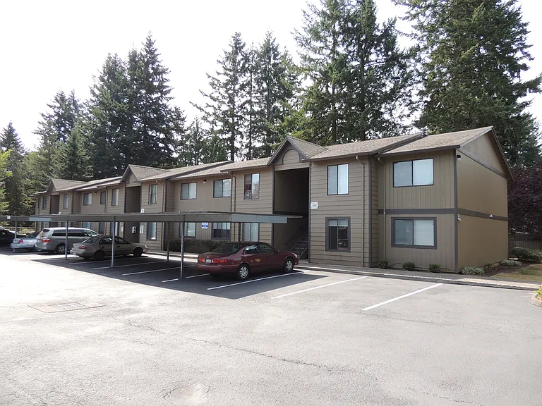 Evergreen Apartments — Photo 11