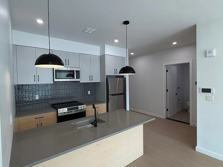 50 Webster St #3C — Photo 2