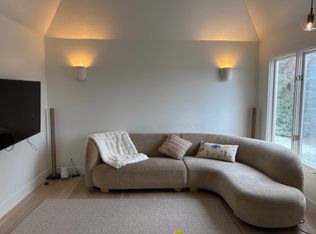 12 E La Montagne Ln, Sandy, UT 84092