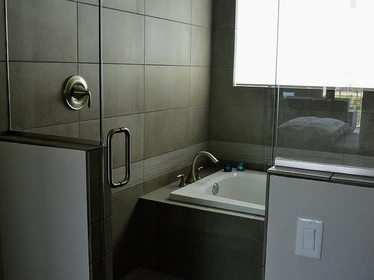 516 E Ames Pl — Photo 17
