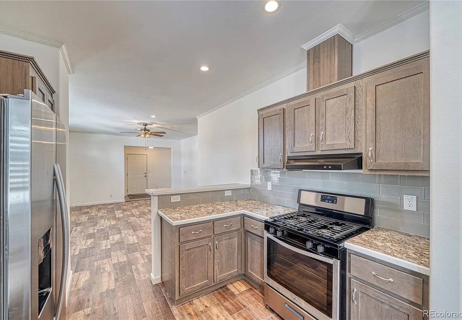 3 bed, 2.5 bath, 1660 sqft, $2,650 — Photo 4