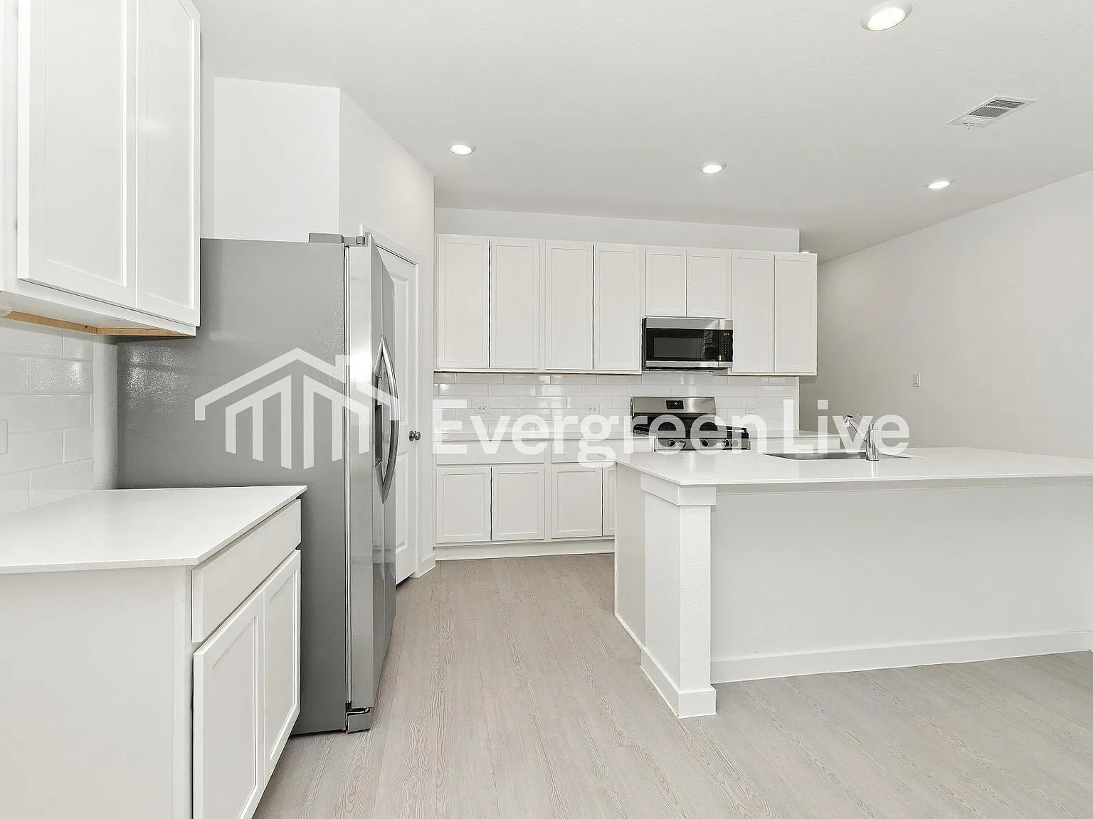4 bed, 3.0 bath, 2393 sqft, $2,230 — Photo 3