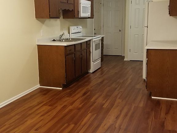 4th image of 910 N Grant St #3