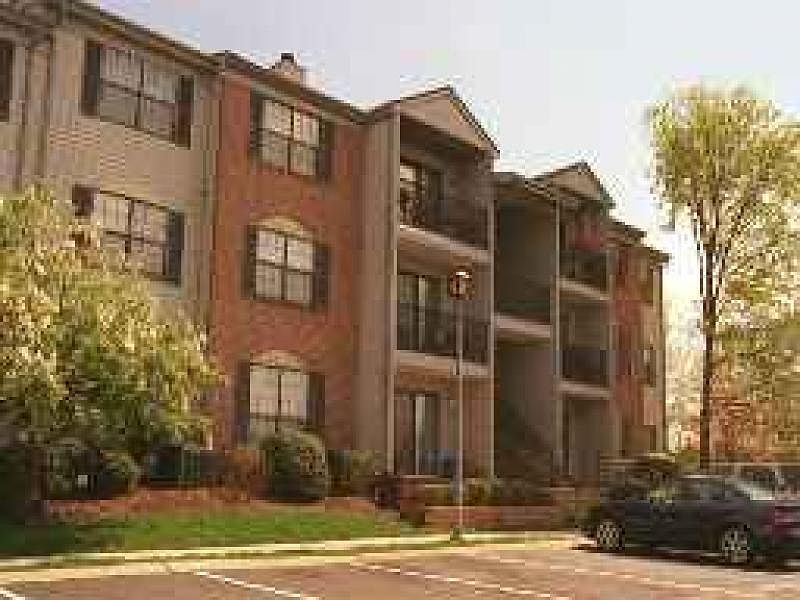 1st image of 17 Fisher Dr #17