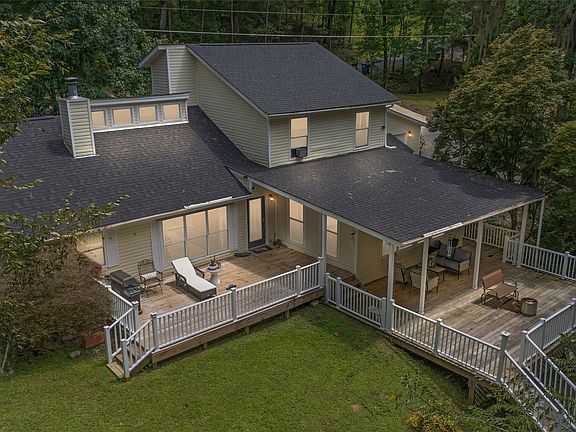 2nd image of 555 Shady Acres Dr