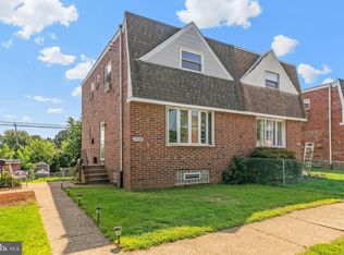 15047 London Rd, Philadelphia, PA 19116