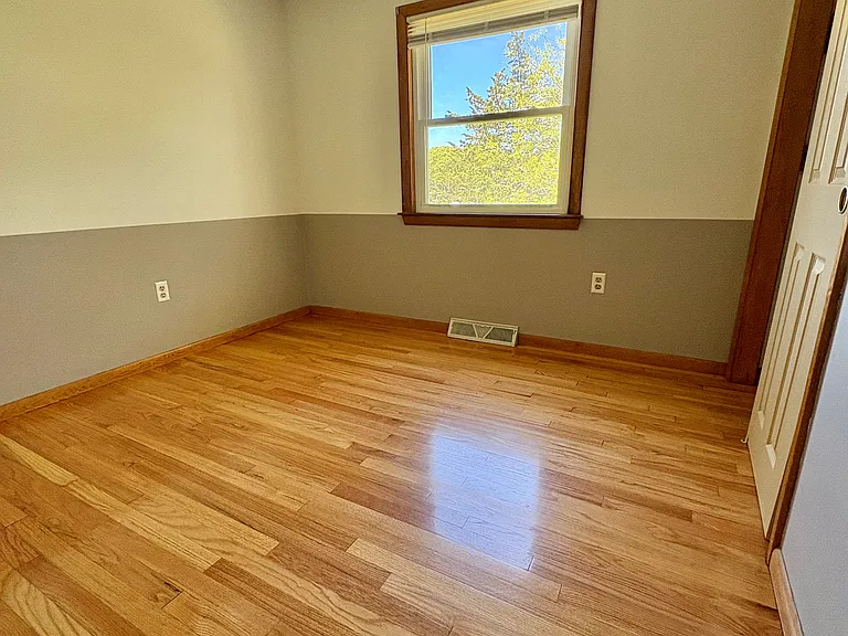 171 Edgewater Dr W — Photo 15