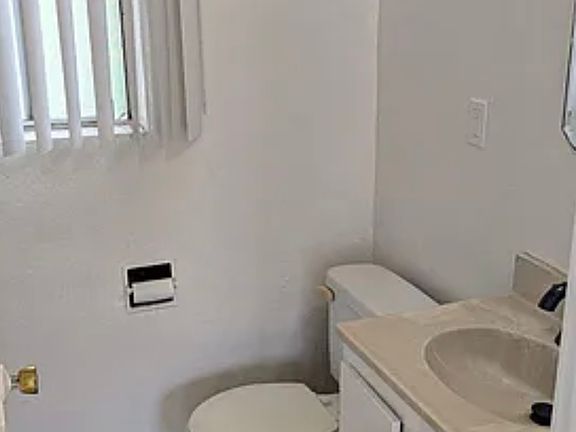 5th image of 138 Entrada Dr