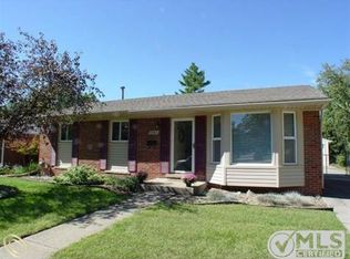 9901 Bassett St, Livonia, MI 48150