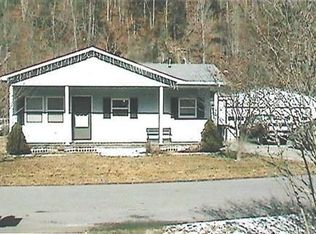 611 Swimming Pool Rd, Hampton, TN 37658