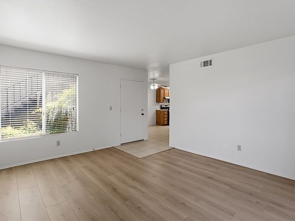 5th image of 1324 Brentwood Cir Unit B
