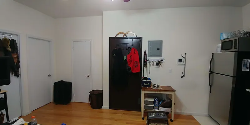 Rented by 50 Stanhope LLC | media 38