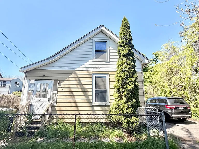 47 1/2 Park St #1A — Photo 1