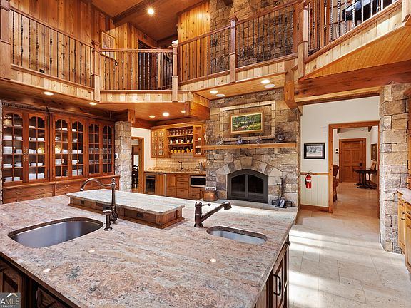 24th image of 230 Woodside Ln