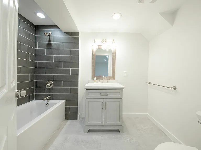 2527 NE 110th St #A — Photo 21