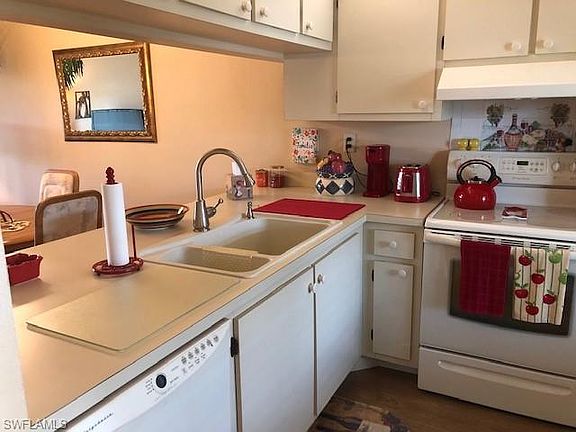 3rd image of 9270 Lake Park Dr APT 203